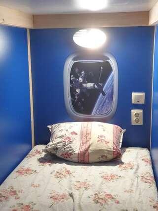 Фото номер Gagarin House Спальное место на двухъярусной кровати в общем номере для мужчин и женщин