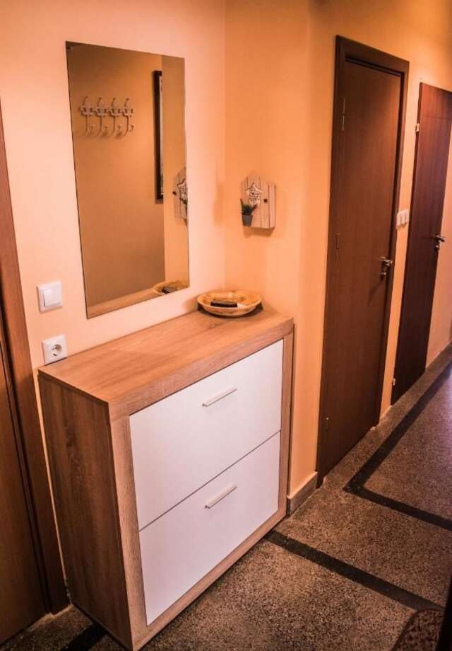 Проживание в семье Two Bedroom Apartment Downtown Ivanovi Варна-16