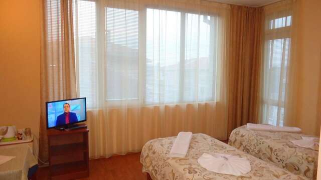 Отель Matev Hotel Бургас-7