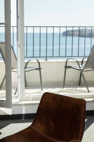 Фото номер JI HOTEL Двухместный номер Делюкс с 1 кроватью и балконом, вид на море