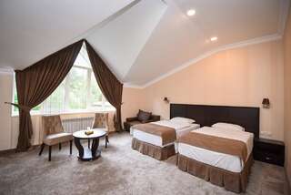 Фото номер Laguna Hotel Двухместный номер Делюкс с 1 кроватью или 2 отдельными кроватями