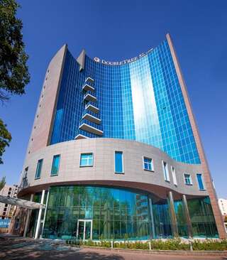 Отель DoubleTree by Hilton Yerevan City Centre Ереван