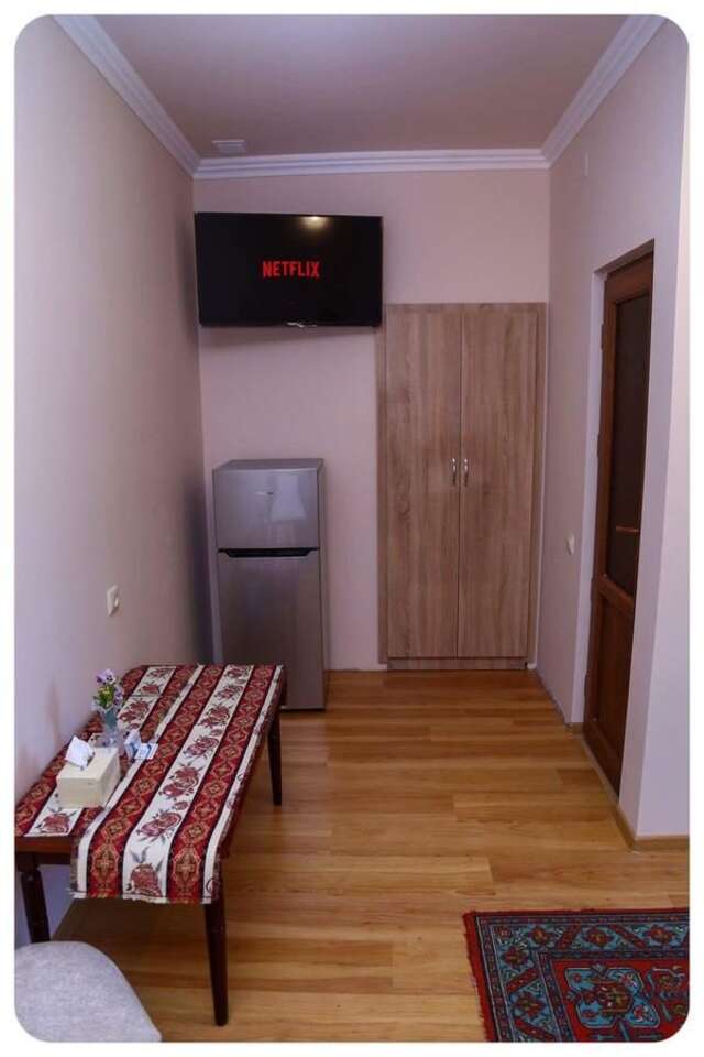 Гостевой дом Hayi Tun Guest House Горис-19