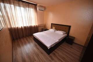 Мини-отель MBM Hotel Yerevan Ереван Двухместный номер с 1 кроватью или 2 отдельными кроватями-1