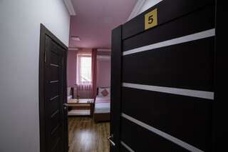 Отель Alex Hotel Ереван Двухместный номер с двумя односпальными кроватями-19