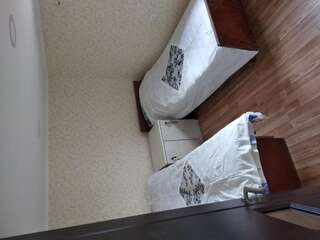 Фото номер Dream House & Hostel Двухместный номер с 2 отдельными кроватями