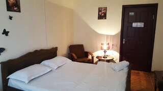 Хостелы F & F Hostel Ереван