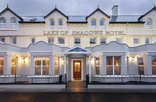 Отель Lake of Shadows Hotel Банкрана