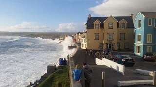 Хостелы Lahinch -Beach -Surf- Hostel Лехинч