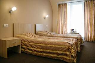 Фото номер Курортный отель Беловодье Улучшенный двухместный номер с 2 отдельными кроватями - Лечение включено