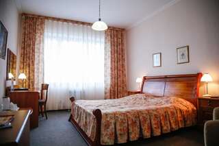 Фото номер Курортный отель Беловодье Улучшенный двухместный номер с 1 кроватью - Лечение включено