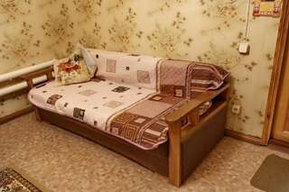 Гостиница Гостевой дом Варваринский Суздаль Двухместный номер с 1 кроватью или 2 отдельными кроватями и общей ванной комнатой-4
