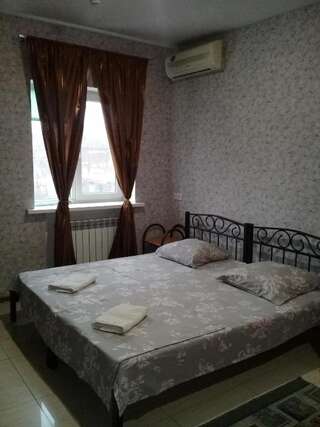 Гостиница Guest house Shturman Волгоград Классический четырехместный номер-14