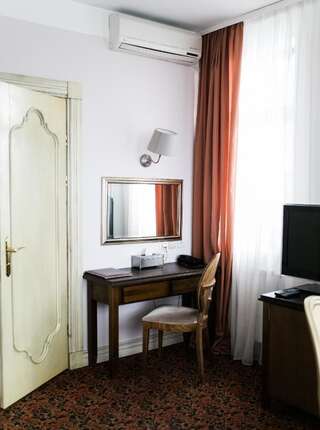 Отель Усадьба Калининград Улучшенный двухместный номер с 2 отдельными кроватями-2