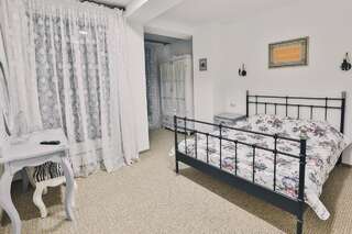 Фото номер Савва Бутик Отель Улучшенный двухместный номер с 1 кроватью