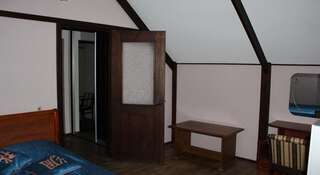 Фото номер Беринг Двухместный номер с 1 двуспальной кроватью и дополнительной кроватью
