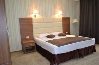 Фото номер Grand Hotel &Spa Maykop Двухместный стандартный номер с 1 кроватью 
