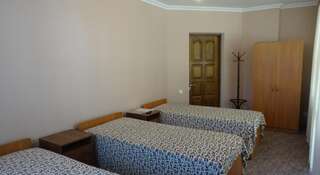 Фото номер Красная Поляна Односпальная кровать в общем номере с 3 кроватями и видом на горы