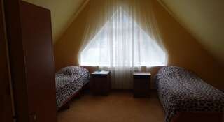 Фото номер Красная Поляна Односпальная кровать в общем номере с 2 кроватями