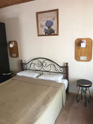 Фото номер Kastana Hotel Двухместный номер с 1 кроватью или 2 отдельными кроватями и балконом