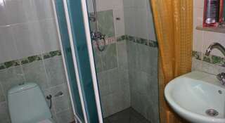 Гостиница Анна Лазаревское Четырехместный номер с отдельной ванной вне номера-8