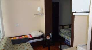 Гостиница Guest house Rodnik Лазаревское Двухместный номер с 1 двуспальной кроватью и дополнительной кроватью-6