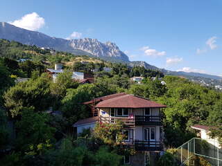 Гостевой дом Лавровый Сад Алупка