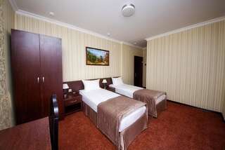 Гостиница Фаворит Геленджик Стандартный двухместный номер с 1 кроватью или 2 отдельными кроватями-36