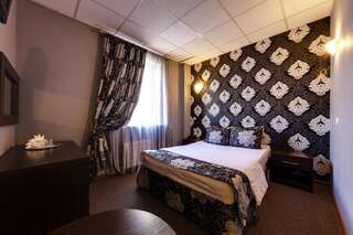 Гостиница Мартон Северная Краснодар Стандартный двухместный номер с 1 кроватью или 2 отдельными кроватями-2