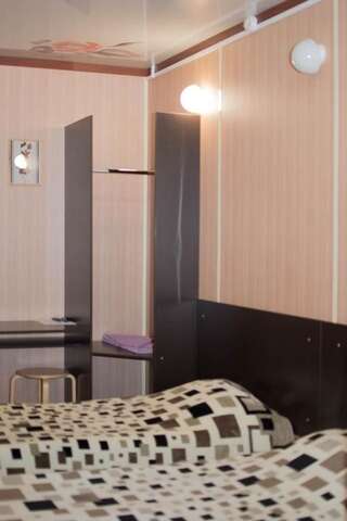 Фото номер Drova Двухместный номер с 2 отдельными кроватями и видом на озеро