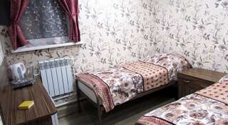 Фото номер Guest House Gostishka Бюджетный двухместный номер с 2 отдельными кроватями