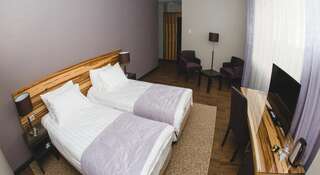 Фото номер Вешки парк Отель Двухместный номер Делюкс с 1 кроватью или 2 отдельными кроватями