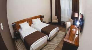 Фото номер Вешки парк Отель Улучшенный двухместный номер с 1 кроватью или 2 отдельными кроватями