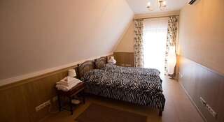 Фото номер Дворянское Гнездо Коттедж с 4 спальнями
