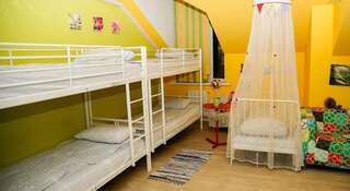 Гостиница Роял Хостел 905 Новосибирск Кровать в общей женской спальне на 9 человек-12