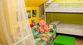 Гостиница Роял Хостел 905 Новосибирск Кровать в общей женской спальне на 9 человек-10