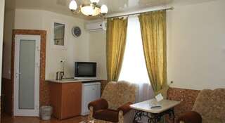 Гостиница Alexandr House B&B Новосибирск Стандартный двухместный номер с 1 кроватью-1