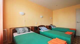 Гостиница Hostel B-START Новосибирск Односпальная кровать в трехместном номере-1