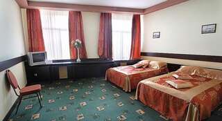 Фото номер Уфа-Астория Улучшенный двухместный номер с 2 отдельными кроватями