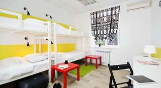 Гостиница Maxi House Hostel Ростов-на-Дону Кровать в общем четырехместном номере для женщин-2