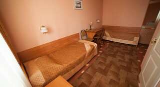 Гостиница Оазис Тамбов Двухместный номер с 2 отдельными кроватями и балконом-4