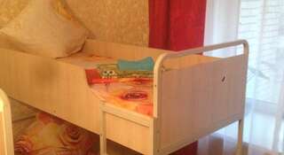 Фото номер Rodnik Molodisti Спальное место на двухъярусной кровати в общем номере для мужчин
