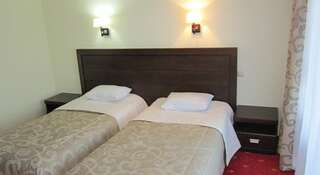 Фото номер Красный Холм Двухместный номер «Комфорт» с 1 кроватью или 2 отдельными кроватями