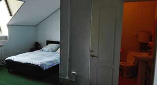 Фото номер Kamenka Mini-Hotel Двухместный номер с 1 кроватью и собственной ванной комнатой