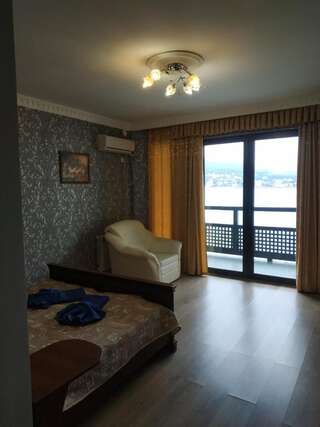 Фото номер Гостевой Дом ДИВО у моря Двухместный номер Делюкс с 1 кроватью и балконом, вид на море