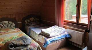 Фото номер Gostinitsa Marusya Двухместный номер с 2 отдельными кроватями и общей ванной комнатой