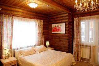 Фото номер Бережки Холл Улучшенный люкс с кроватью размера «king-size» - Деревянный коттедж
