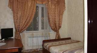 Фото номер Na Lva Tolstogo Семейный двухместный номер с 1 кроватью