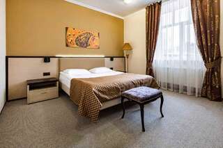 Отель HOTEL&SPA BARCELONA Ульяновск Двухместный стандартный с кроватью King-size-3