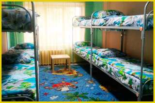 Фото номер Подсолнух Спальное место на двухъярусной кровати для женщин